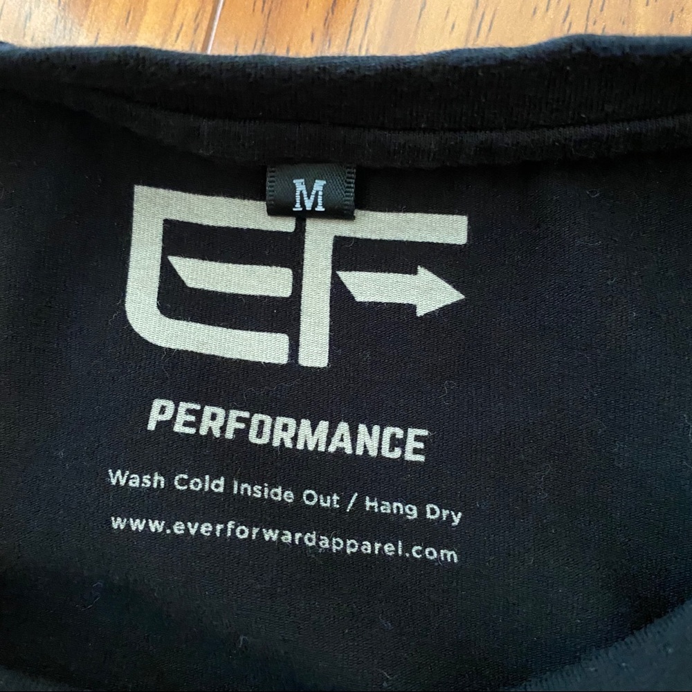 Everforward Performance Crop Top - Picture 3 of 4